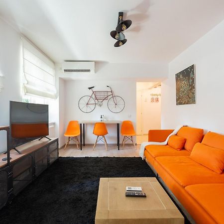 City Center-Cozy One Bedroom Apartment Bukarest Exteriör bild